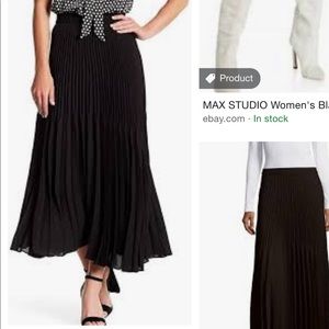 MAX STUDIO Black Pleated Skirt